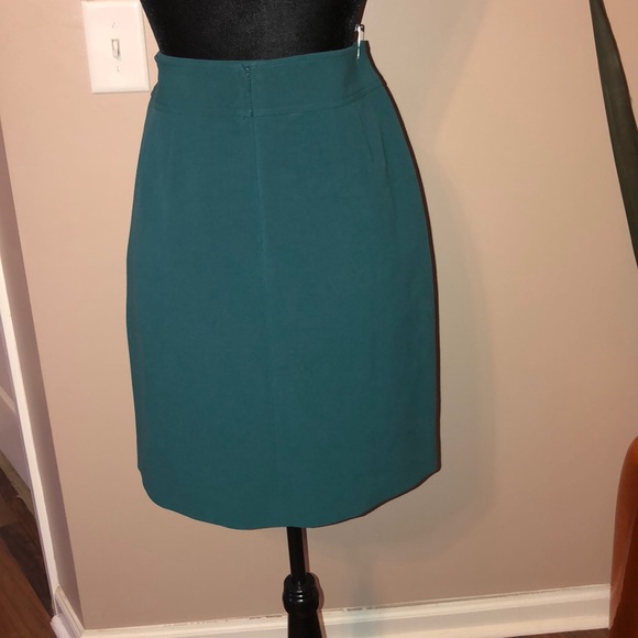 Pleated Pocket Skirt - Picture 2 of 2